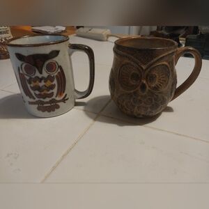 2 Vintage owl mugs